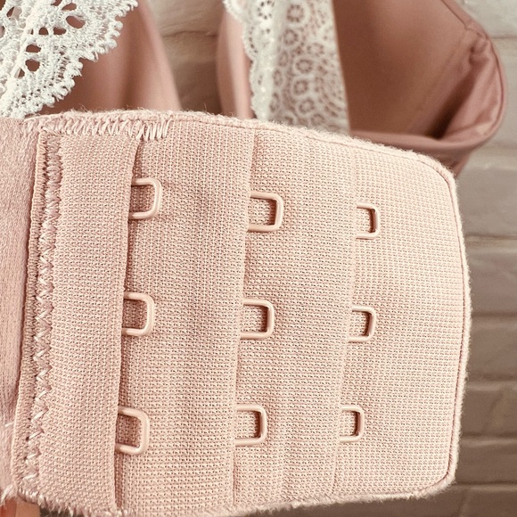 NWT Soma Embraceable Geo Lace
Racerback Underwire Bra 40 C Adobe Rose pink #0499 - Picture 6 of 12